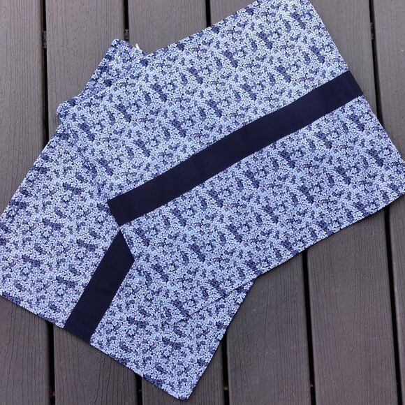 PAIR Blue Floral Pillow Set 19 x 16 NEW - Picture 2 of 13